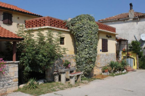  Holiday house with a swimming pool Rakotule, Central Istria - Sredisnja Istra - 7071  Ракотуле